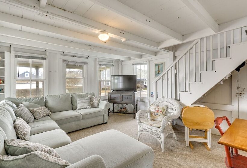 Charming Westbrook Cottage, Steps To Private Beach