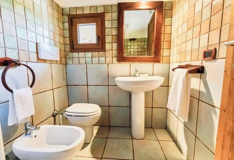 Residence Surrounded By Greenery With Swimming Pool In Badesi Just 300 Meters From The Sea