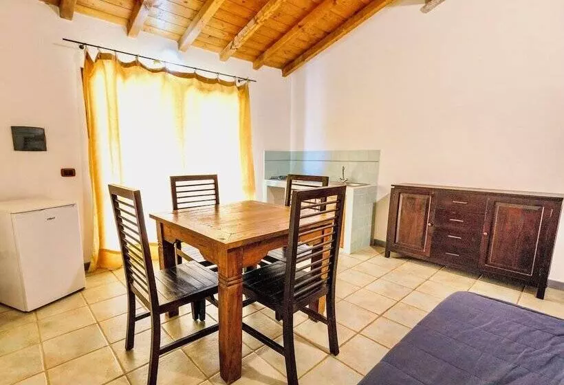 Residence Surrounded By Greenery With Swimming Pool In Badesi Just 300 Meters From The Sea