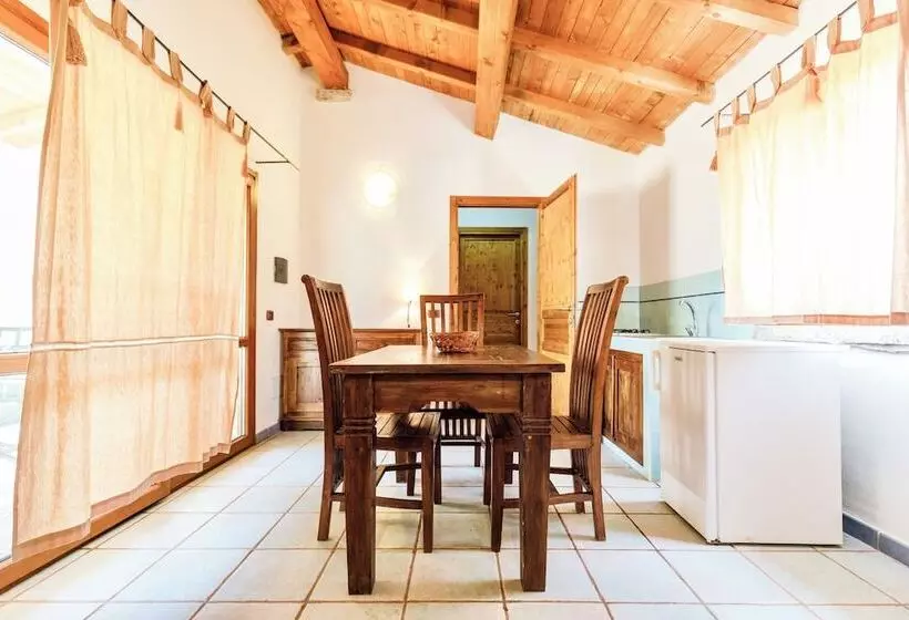Residence Surrounded By Greenery With Swimming Pool In Badesi Just 300 Meters From The Sea