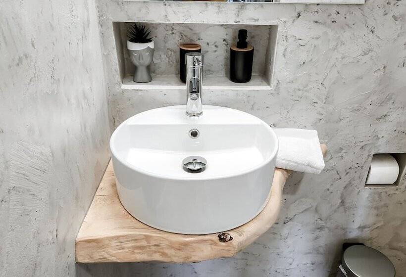 Boutique Studios & Apartments By Avelink