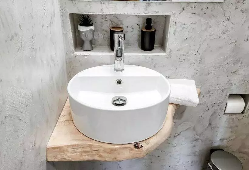 Boutique Studios & Apartments By Avelink