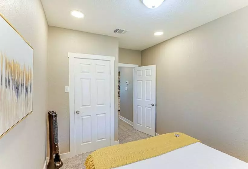 Charming Franklin Abode Near Sports Park & Fishing