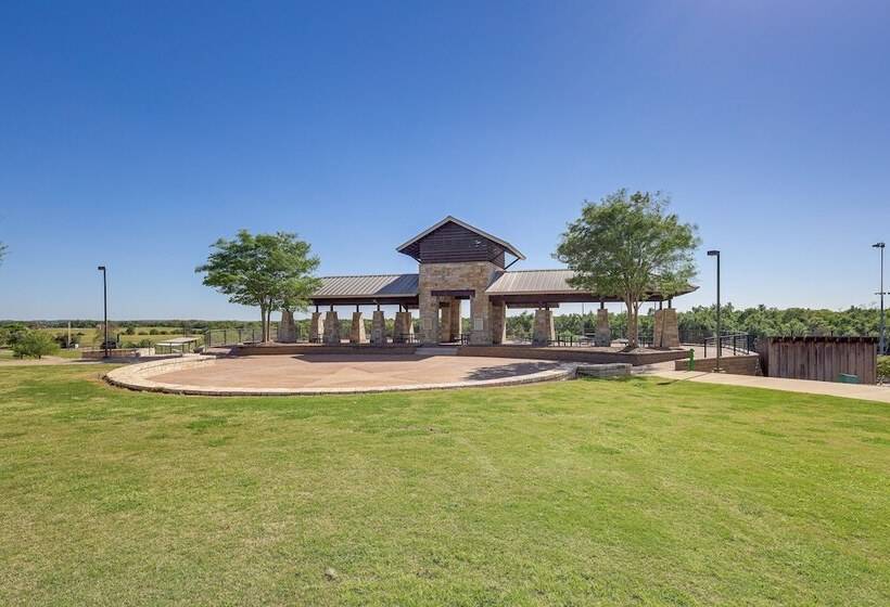 Charming Franklin Abode Near Sports Park & Fishing