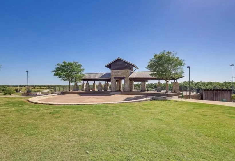 Charming Franklin Abode Near Sports Park & Fishing