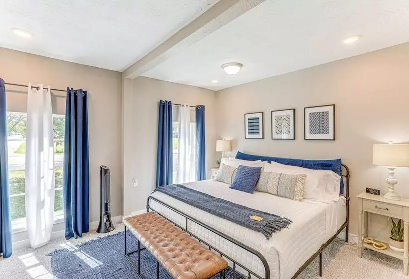 Charming Franklin Abode Near Sports Park & Fishing