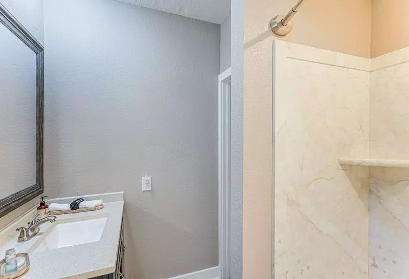 Charming Franklin Abode Near Sports Park & Fishing