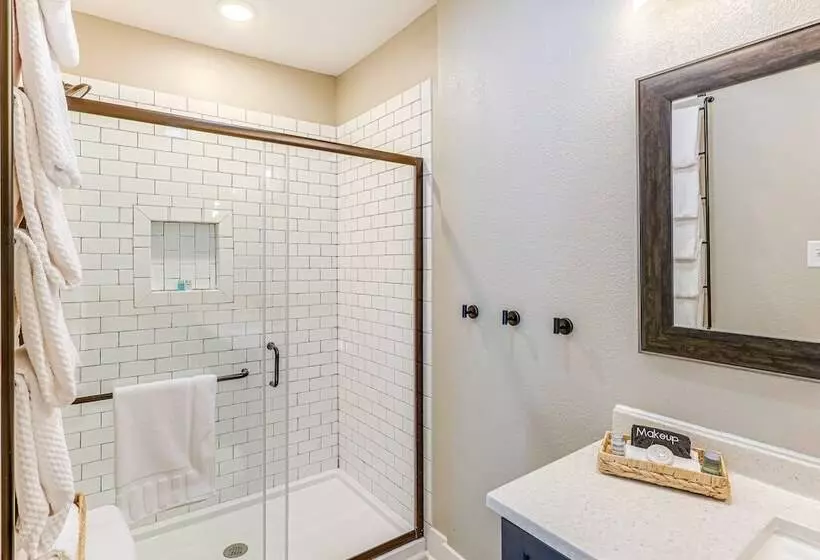 Charming Franklin Abode Near Sports Park & Fishing