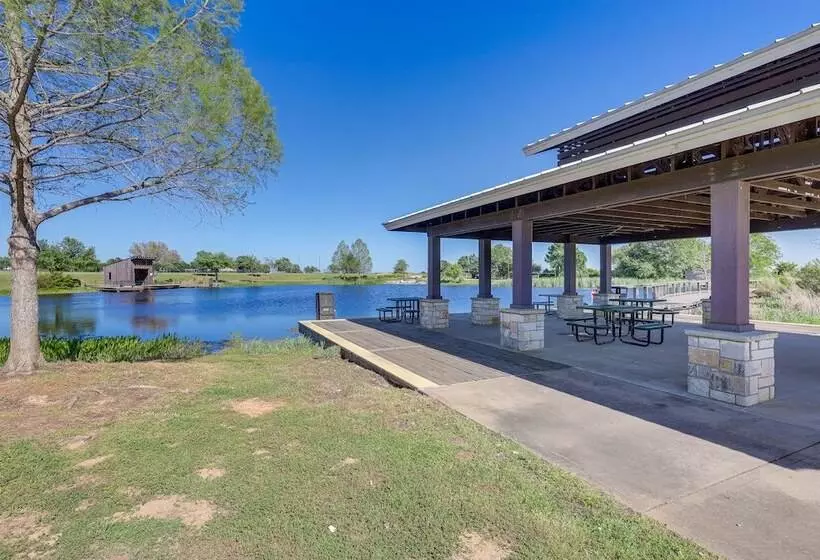 Charming Franklin Abode Near Sports Park & Fishing