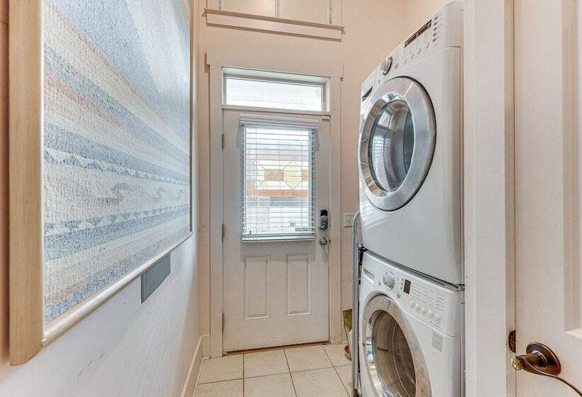 Charming Wilmington Cottage   Walk To Downtown!