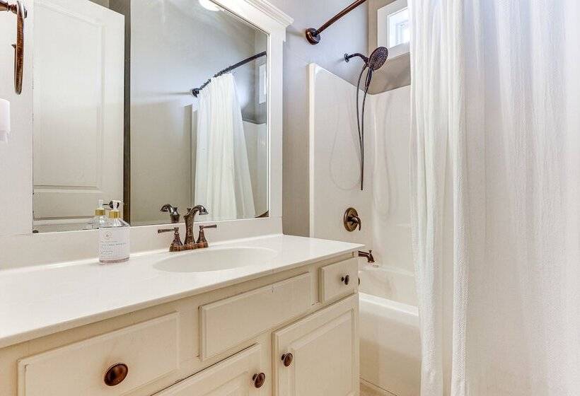 Charming Wilmington Cottage   Walk To Downtown!