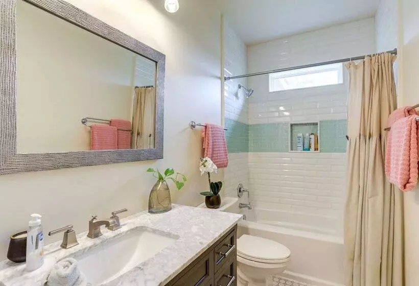 Cozy Arabi Home W/ Yard ~ 6 Mi To French Quarter!