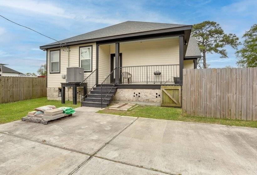 Cozy Arabi Home W/ Yard ~ 6 Mi To French Quarter!