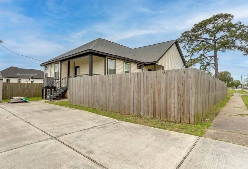 Cozy Arabi Home W/ Yard ~ 6 Mi To French Quarter!