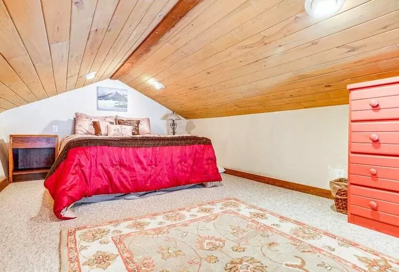 Dolores Cabin W/ River Access: Pets Welcome!