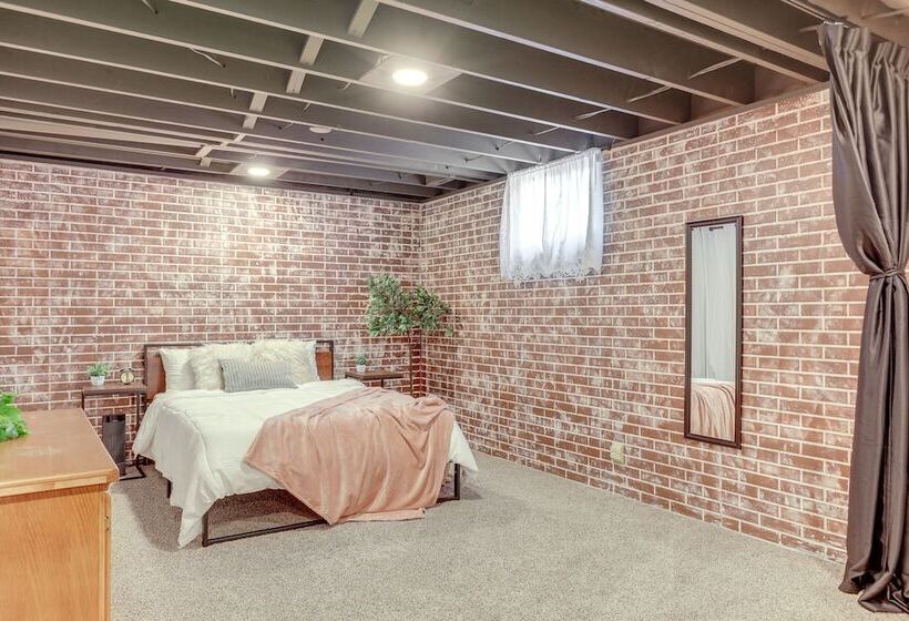 Family Friendly Lincoln Home W/ Sandbox & Grill!