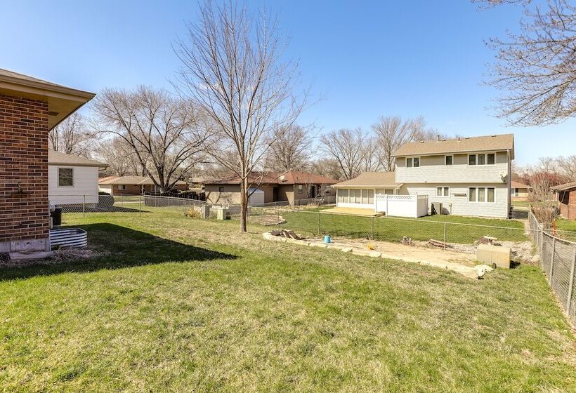 Family Friendly Lincoln Home W/ Sandbox & Grill!