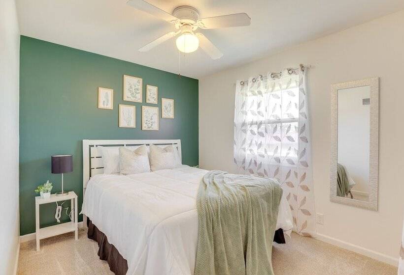 Family Friendly Lincoln Home W/ Sandbox & Grill!