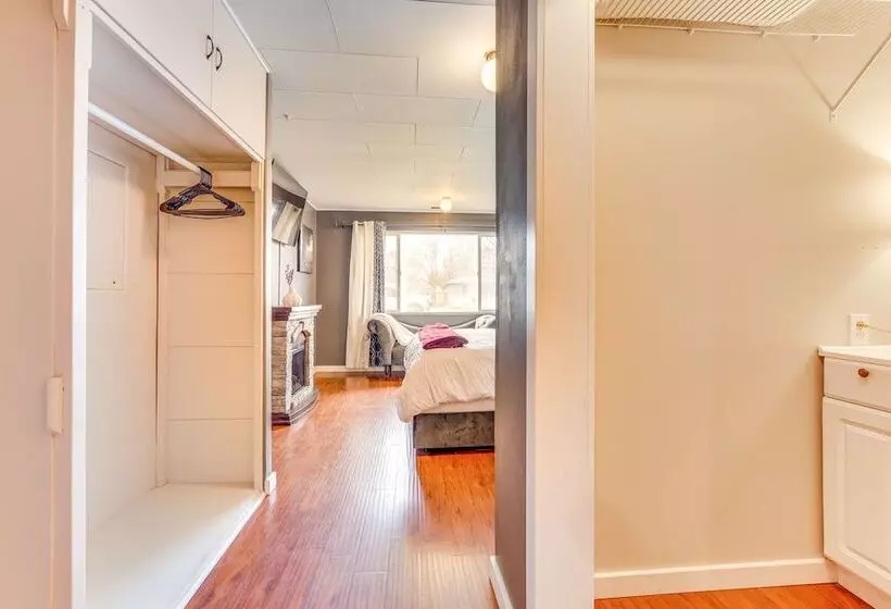 Family Friendly Ontario Home In Central Location!