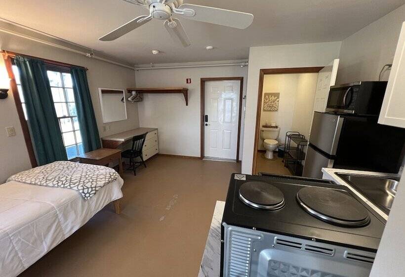 Home On The Connecticut