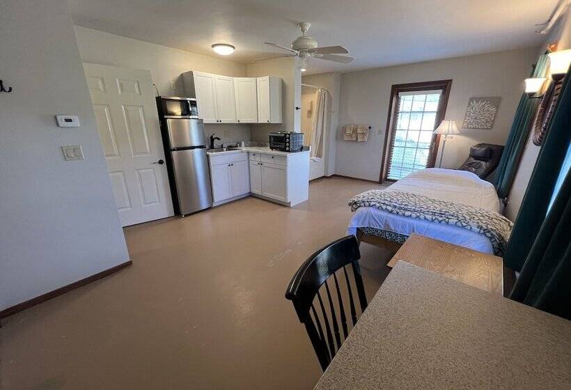 Home On The Connecticut