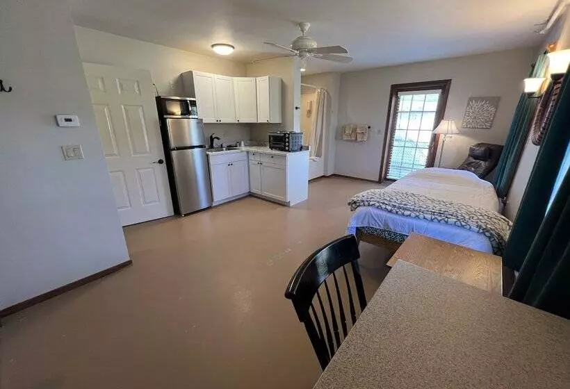 Home On The Connecticut