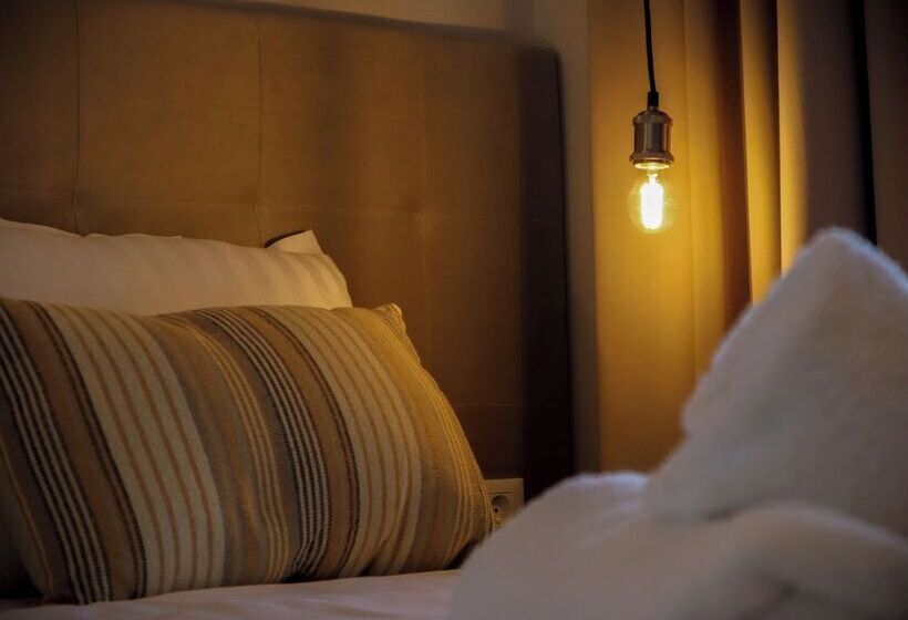 בית מלון כפרי Almyres Luxurious Residences