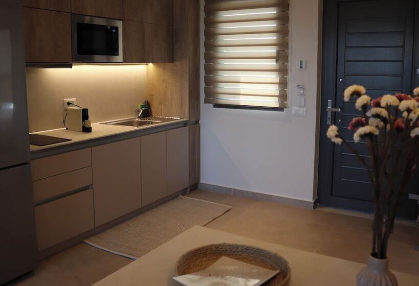 בית מלון כפרי Almyres Luxurious Residences