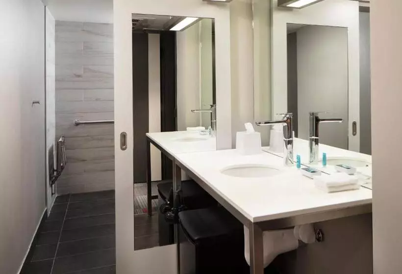 ホテル Aloft Indianapolis Downtown