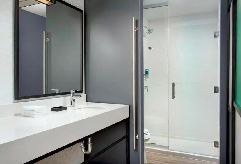 ホテル Aloft Indianapolis Downtown