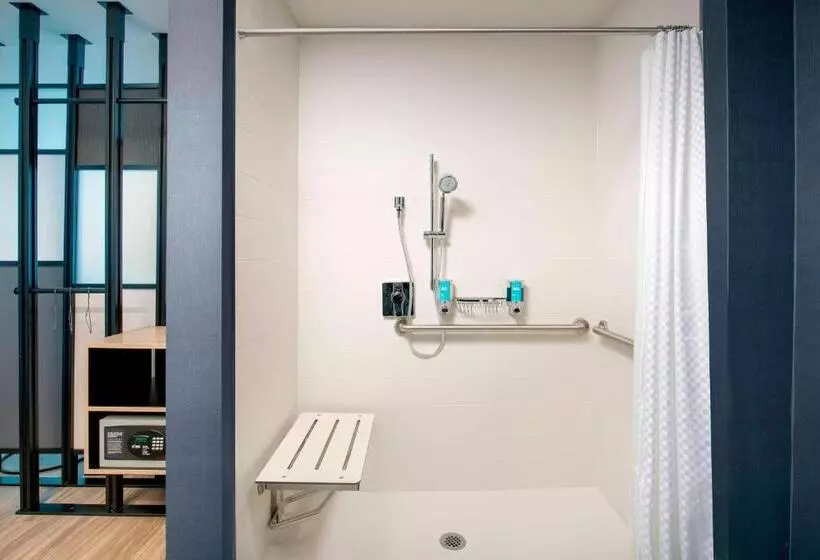 ホテル Aloft Indianapolis Downtown