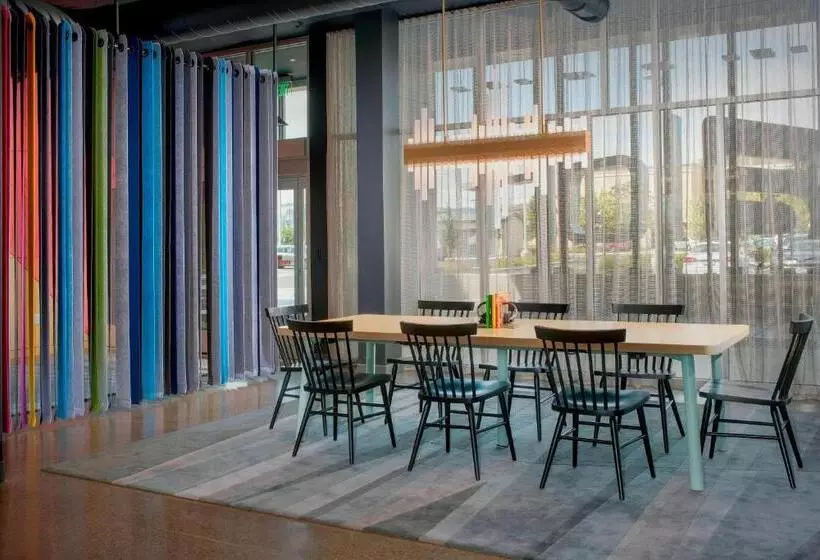 ホテル Aloft Indianapolis Downtown