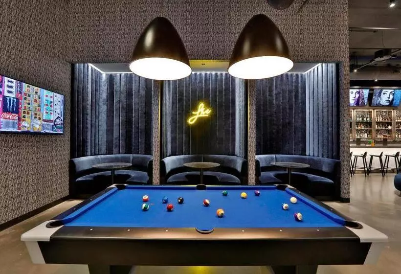 ホテル Aloft Indianapolis Downtown