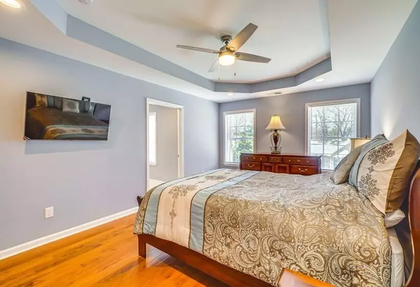 Louisville Retreat W/ Deck ~ 11 Mi To Downtown!