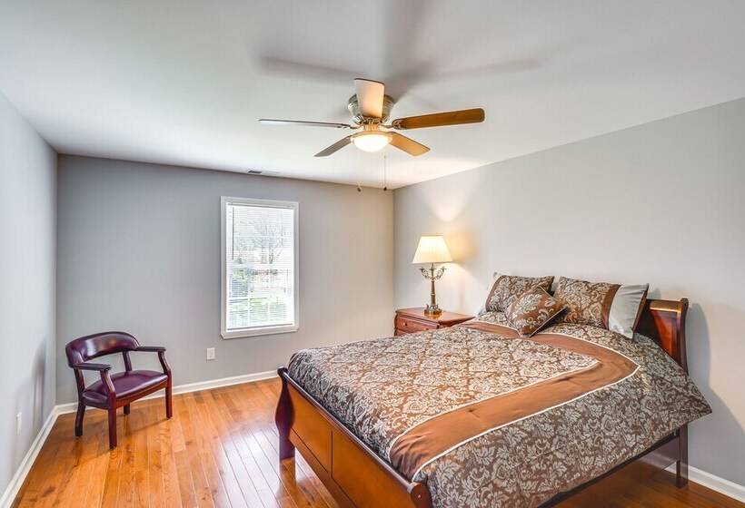 Louisville Retreat W/ Deck ~ 11 Mi To Downtown!