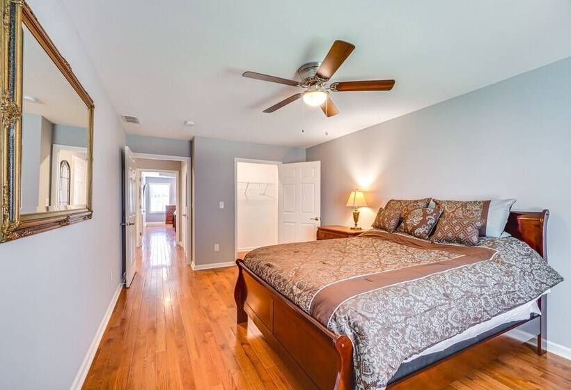 Louisville Retreat W/ Deck ~ 11 Mi To Downtown!