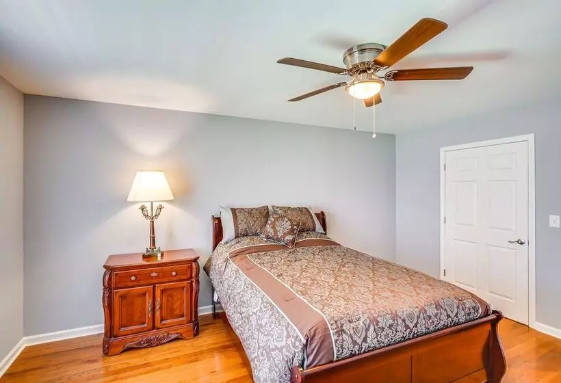 Louisville Retreat W/ Deck ~ 11 Mi To Downtown!