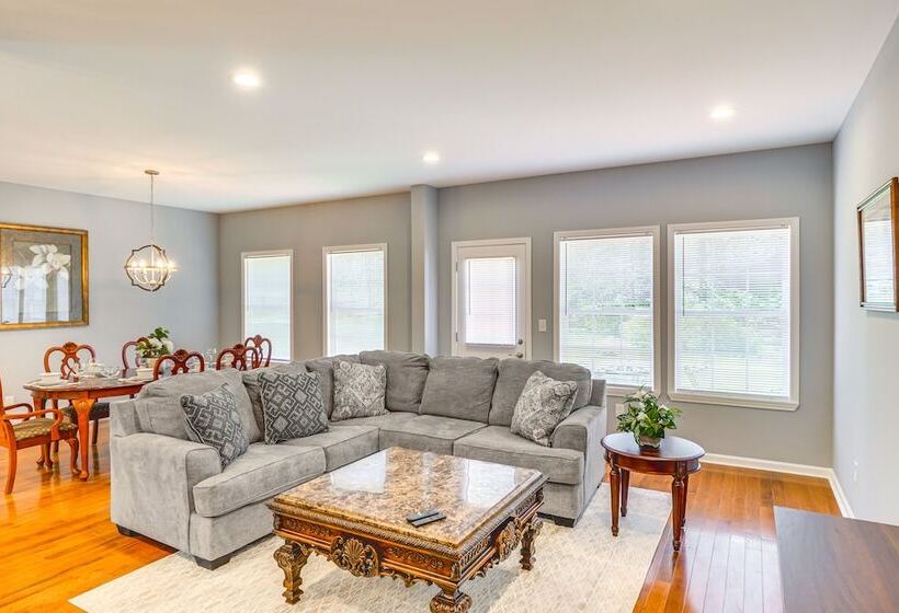 Louisville Retreat W/ Deck ~ 11 Mi To Downtown!