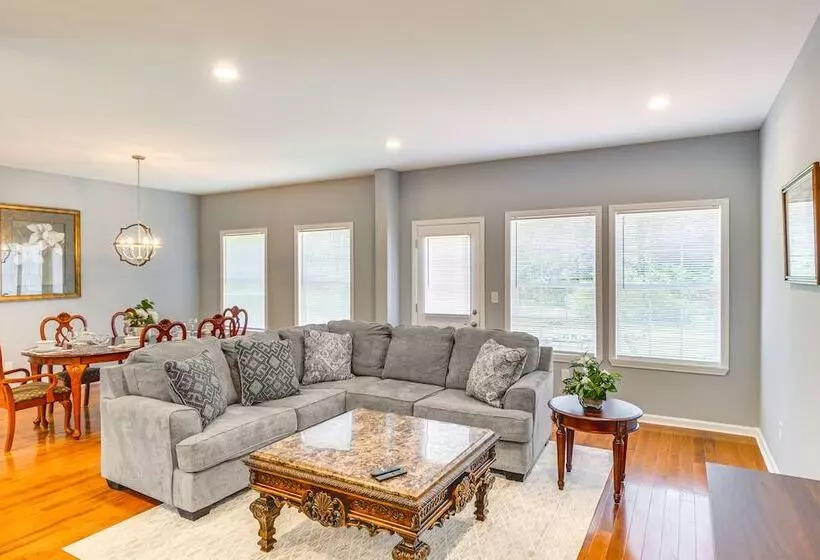 Louisville Retreat W/ Deck ~ 11 Mi To Downtown!
