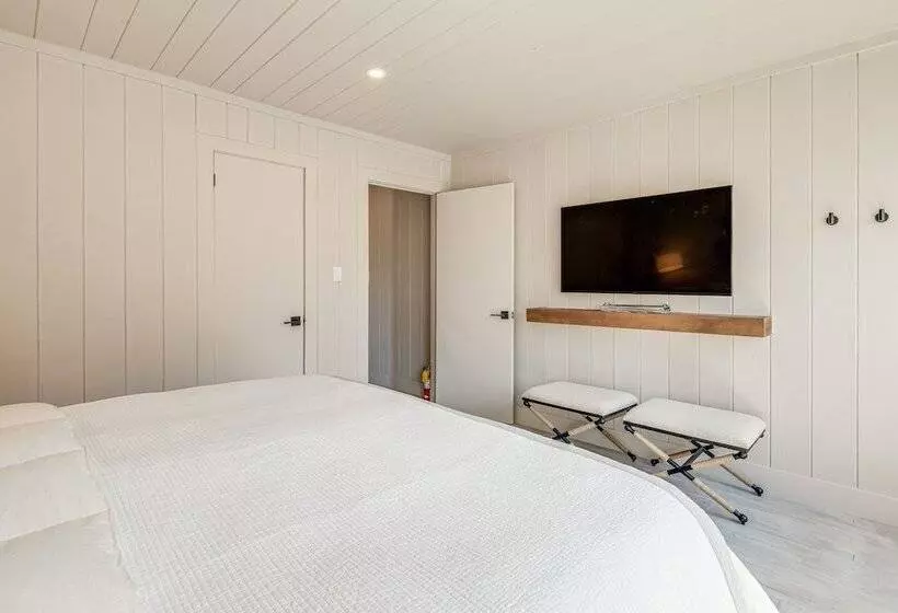 Modern Pisgah Forest Cabin On 60 Wooded Acres!
