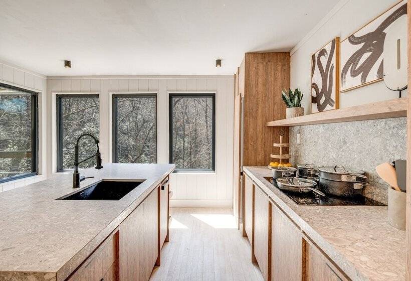 Modern Pisgah Forest Cabin On 60 Wooded Acres!