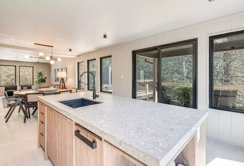 Modern Pisgah Forest Cabin On 60 Wooded Acres!