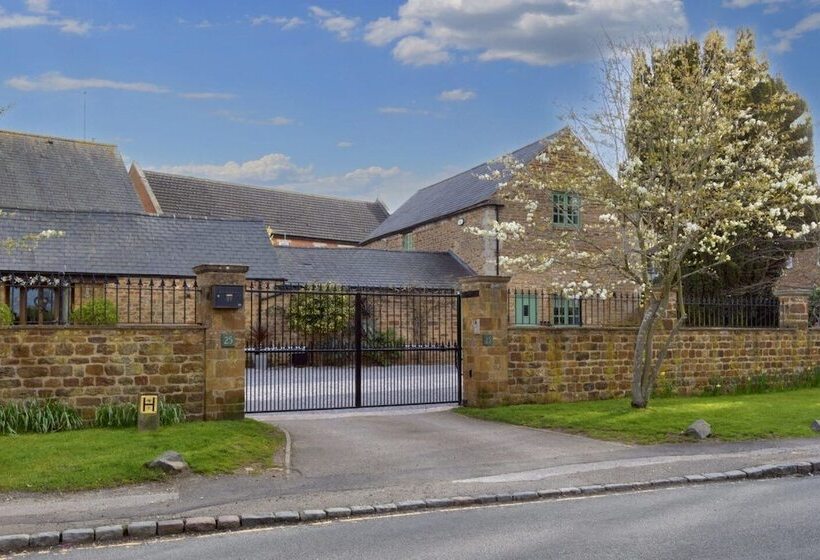 ペンション The Old Stables