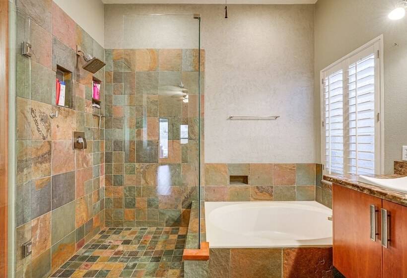 Phoenix Home W/ Private Oasis: Walk To Lookout Mtn