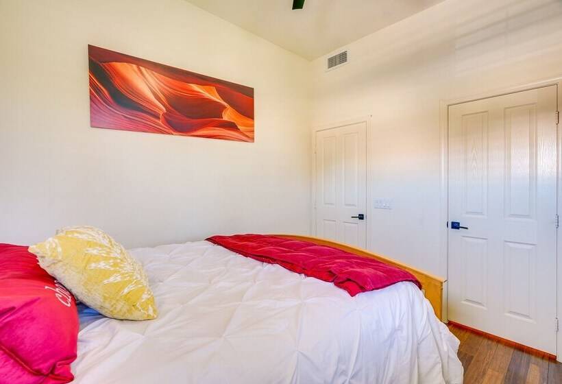 Phoenix Home W/ Private Oasis: Walk To Lookout Mtn