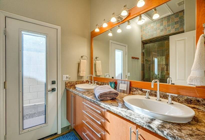 Phoenix Home W/ Private Oasis: Walk To Lookout Mtn