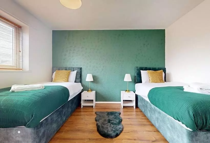 Residenssi Entire 3 Bed Home In Basildon Sleeps Up To 6