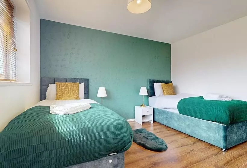 Residenssi Entire 3 Bed Home In Basildon Sleeps Up To 6