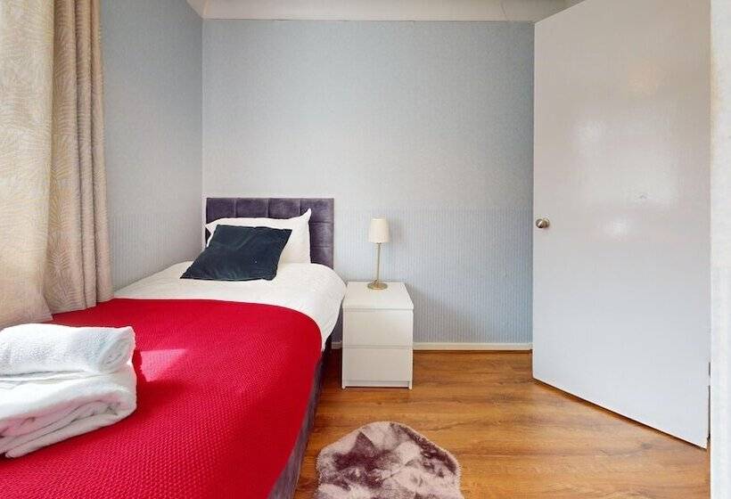 Residência Entire 3 Bed Home In Basildon Sleeps Up To 6