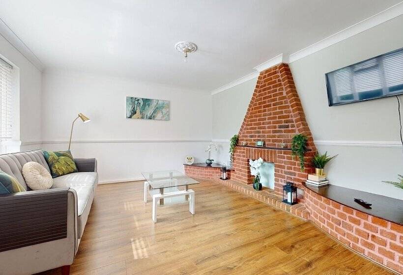 Residência Entire 3 Bed Home In Basildon Sleeps Up To 6